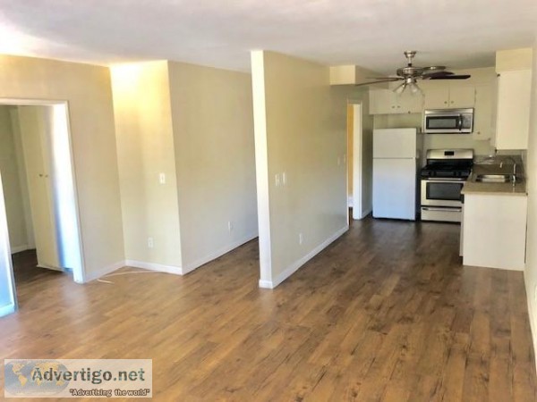 22 Upstairs Unit in Beautiful Sherman Oaks
