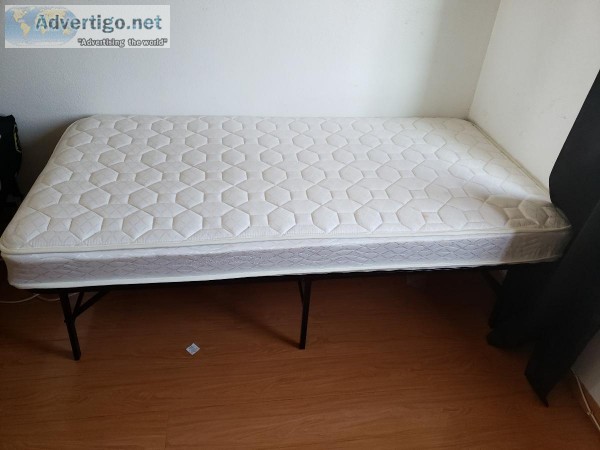 4 colchones y marcos para ni&ntildeos  50