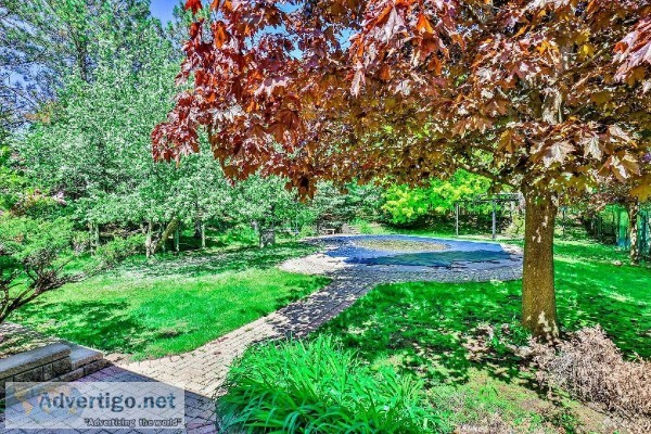 LUXURY HOME IN PRIME LOCATION OF RICHMOND HILL