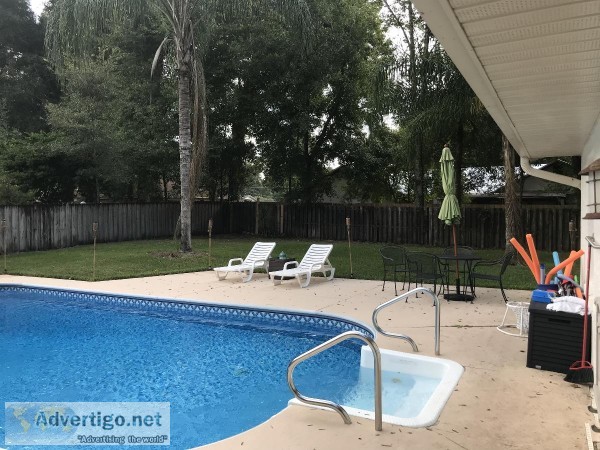 Female roommate needed