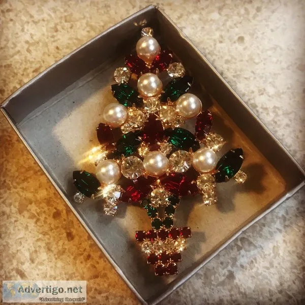 Vintage Eisenberg Ice Christmas tree pearl brooch