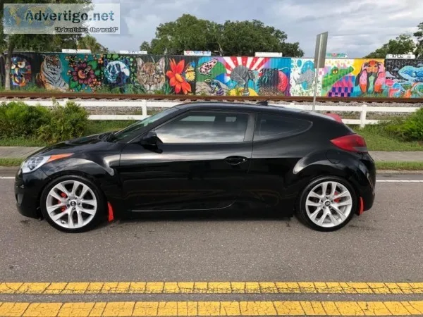 2013 Hyundai Veloster  6-SPEED  Low Miles 
