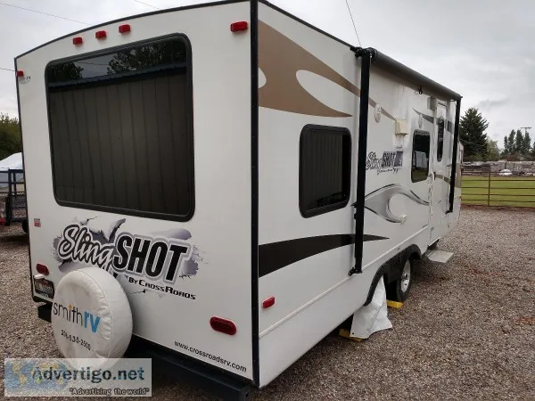 2011 Crossroads Slingshot 24 foot travel trailer