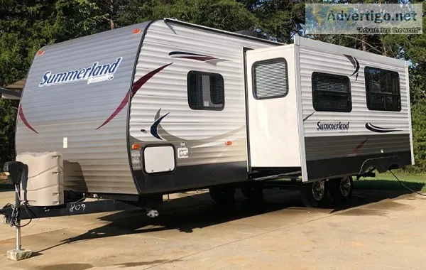 Very clean 2014 28 ft. Keystone Summerland wslide