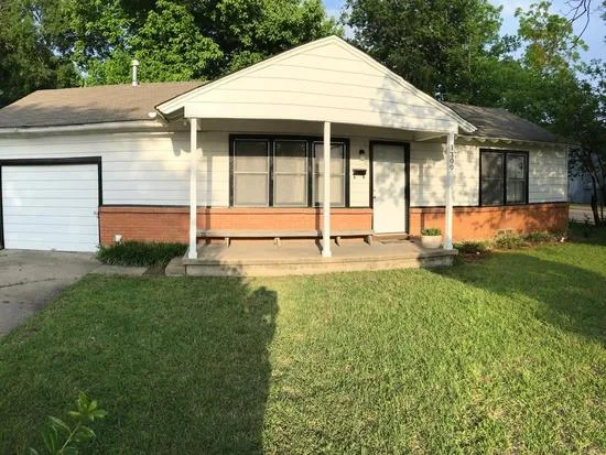 Beautiful 2bedroom for single family
