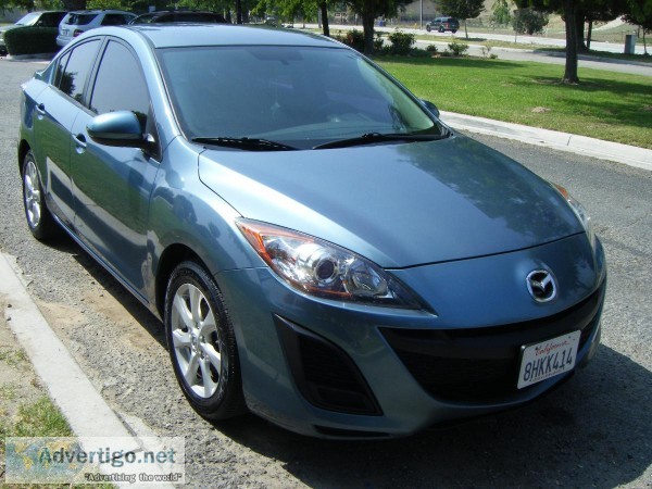 MAZDA3    2011  VERY CLEAN