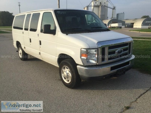 2010 Ford E-150 XL Passenger Van - low miles