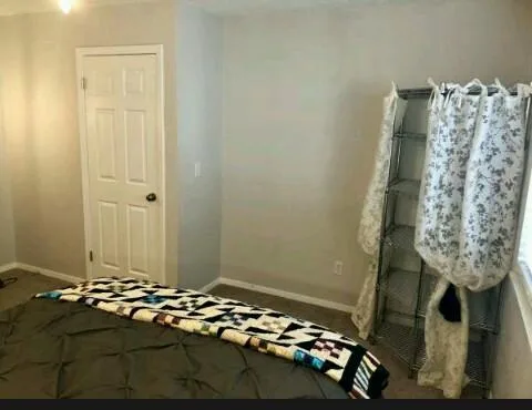 Available furbished 2bedroom apartment for share