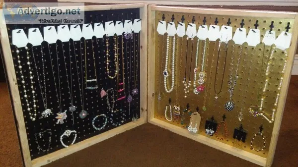 JEWELRY DISPLAY CASE