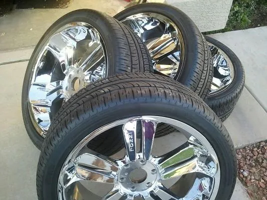 For Sale 3900 - New Set Rozzi Switch Wheels (24&quot) Tires (24x