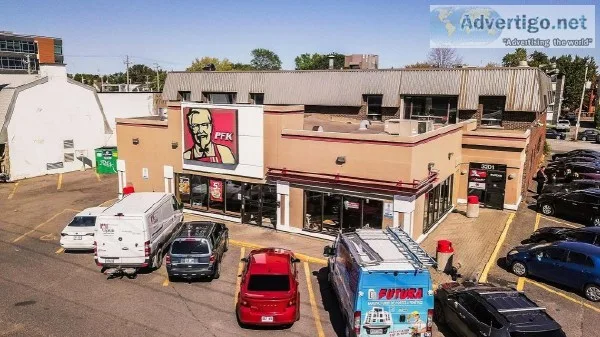 Commercial building on Taschereau in Greenfield Park