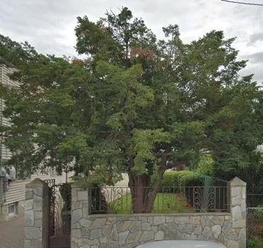 ID  1358148 Beautiful 3 Bedroom Boxed Apartment