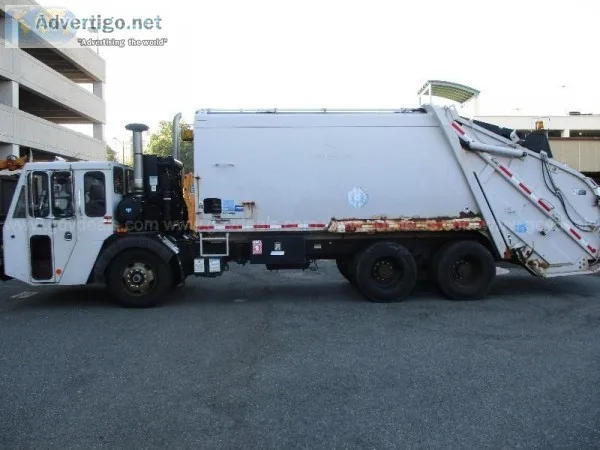 2004 CCC LET2-46CC REFUSE TRUCK
