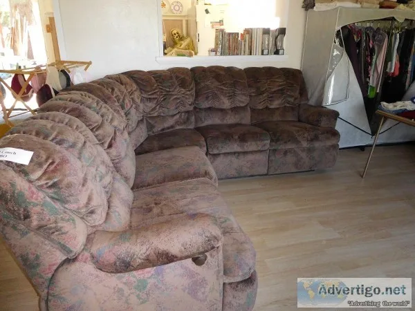 SECTIONAL COUCH FOR SALE