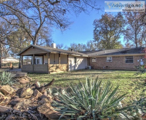 4 bed2 bath HUGE ShopMove-In Ready