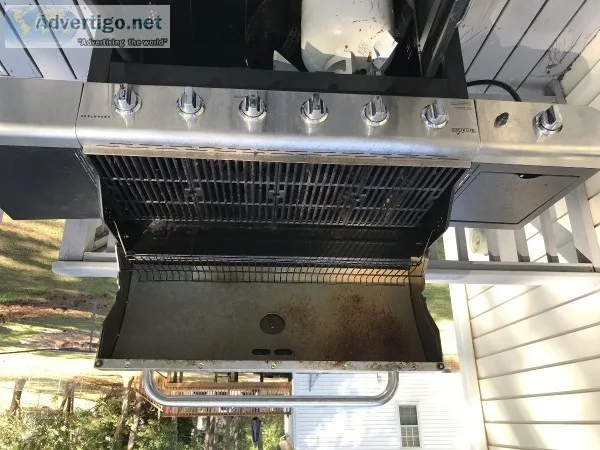 Charbroil gas grill