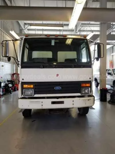 1993 Ford CF7000 Box Truck
