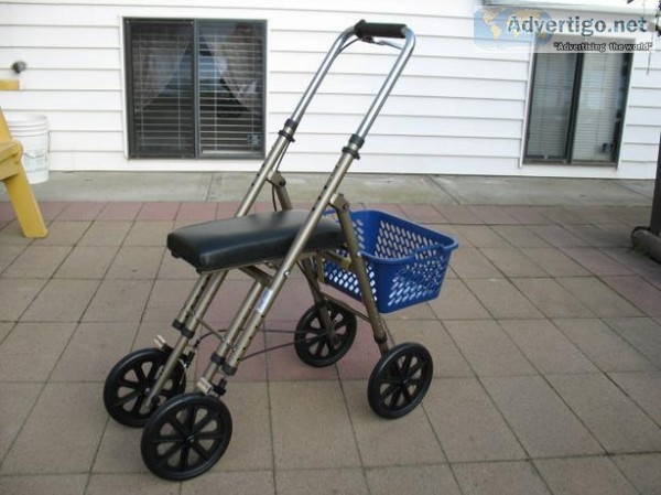 LIKE NEW DRIVE COMPACT KNEE WALKER FOR SALE