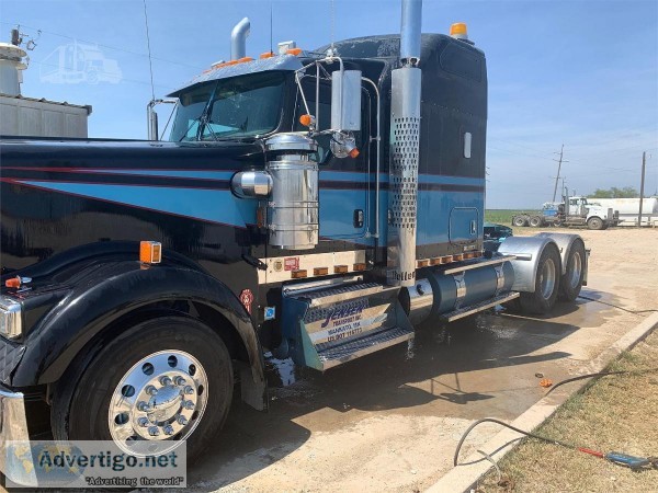 2013 Kenworth W900L Semi Tractor Show Truck