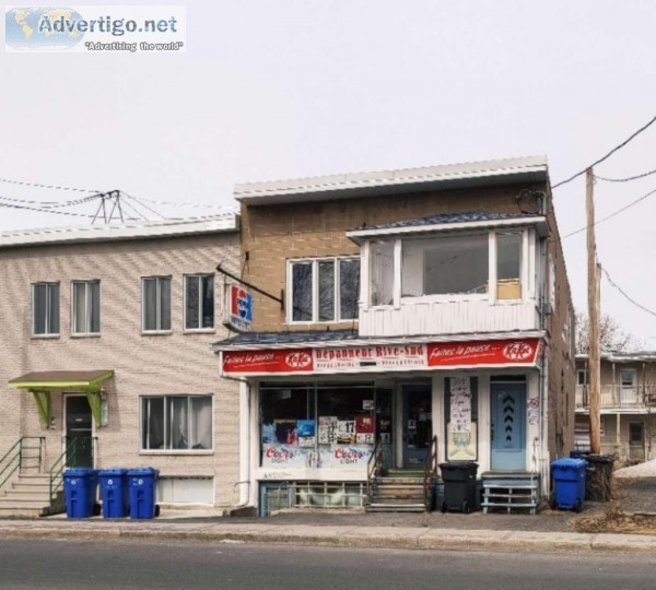 Triplex semi-commercial dans le Vieux-Longueuil