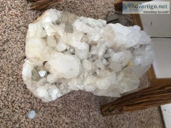 EXTRA LARGE CRYSTALS CUSTER