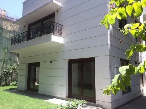 Property dealer in Anand Niketan Builders floors for sale in Ana