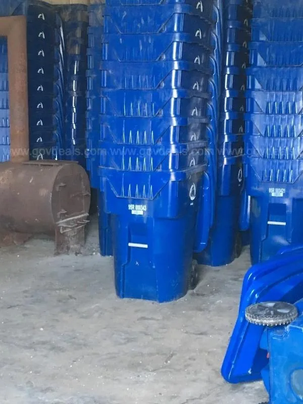 BRAND NEW - 96 Gallon Roll Around Garbage Cans