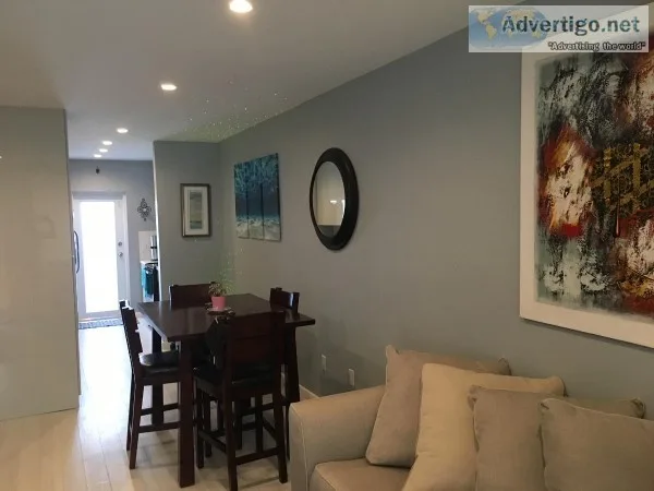 Seeking roommate to share 22 lease starting 111