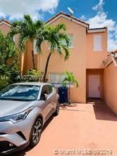 Excellent townhose for rent in doral