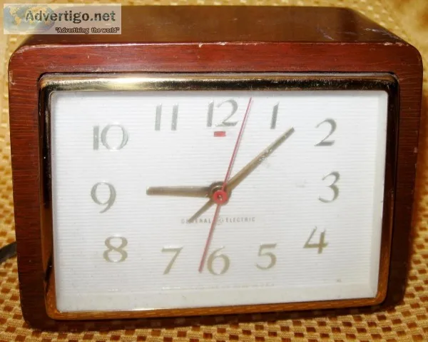Vintage General Electric Wood Clock Model No. 3H192 Made in USA