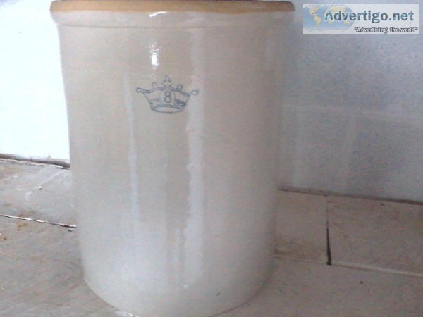 CROWN CROCK- 8 GALLON-EXCELLENT CONDITION-WNO CRACKS