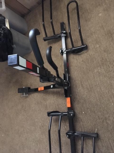 REESE- 2-bike carrier which folds up
