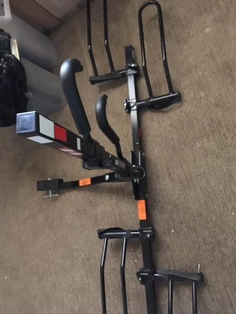 REESE- 2-bike carrier which folds up