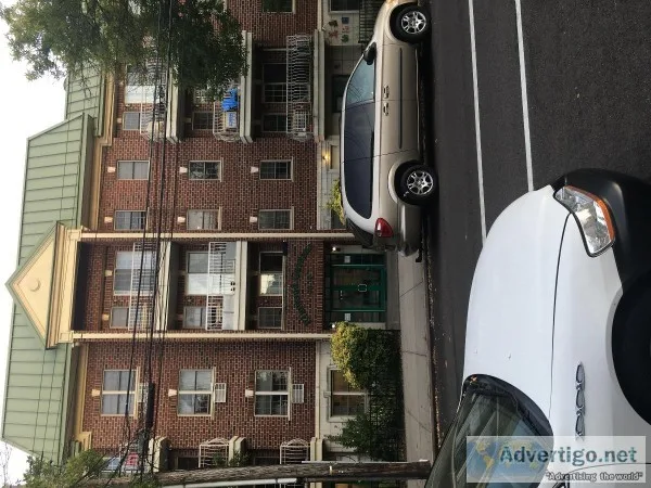 Beautiful 2 bedrooms and 2 baths Condo apt Rental and Parking sp
