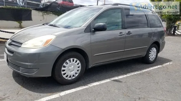 2005 TOYOTA SIENNA LE