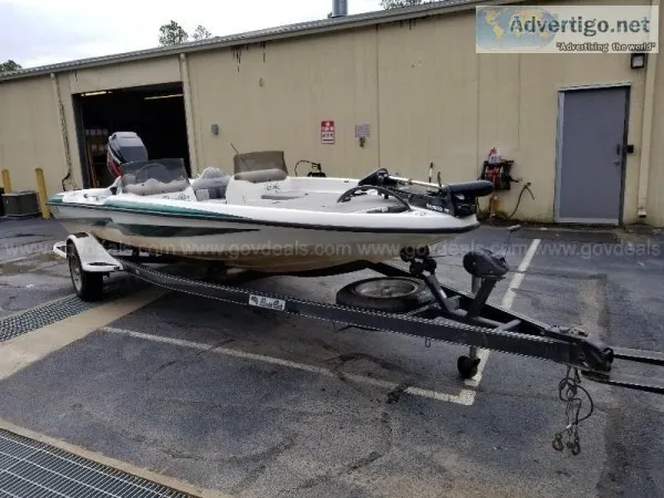 2000 Bass Cat Pantera Bass Boat Motor and Trailer