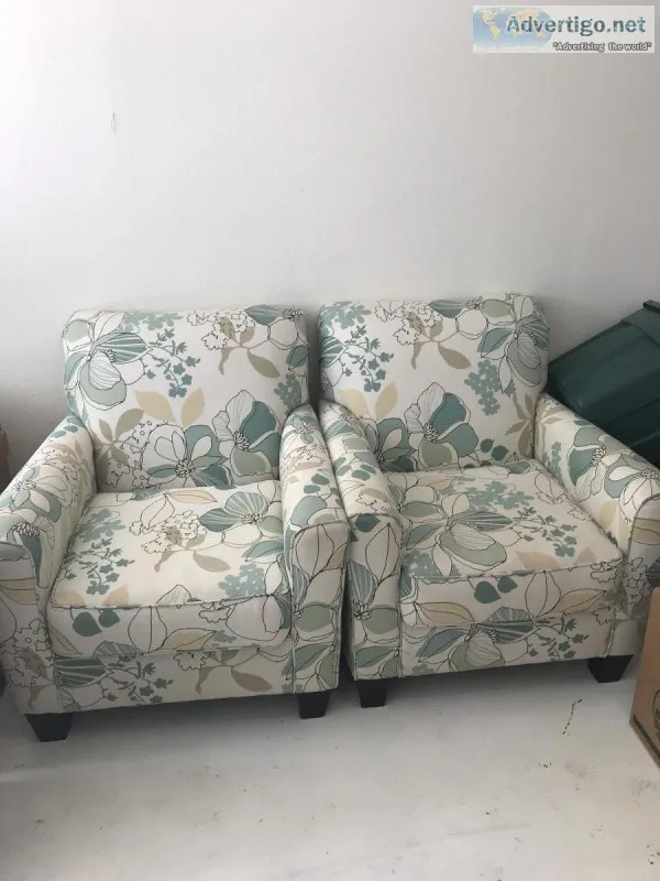 2 livingroom chairs