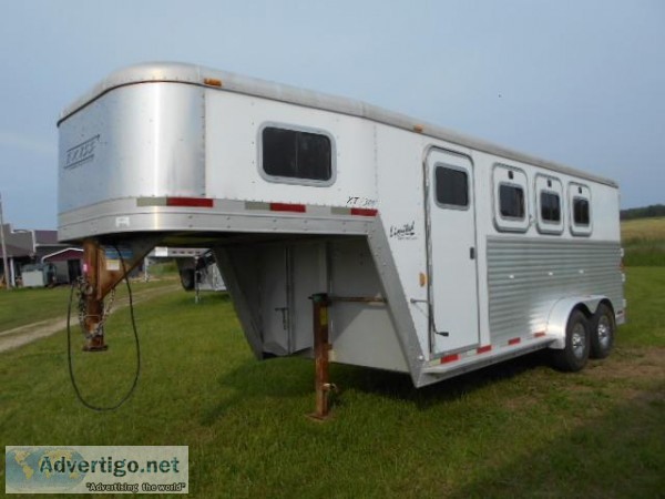 2003 Exiss XT 300 Limited 3 Horse Trailer