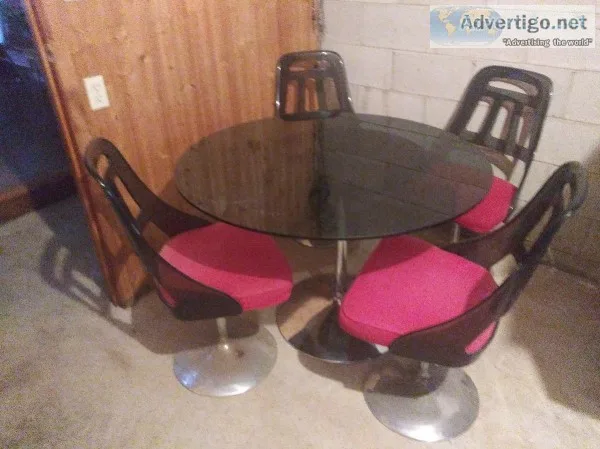 Glass round kitchen set
