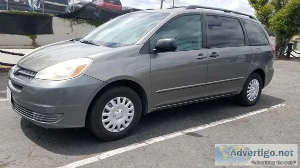 2005 TOYOTA SIENNA LE