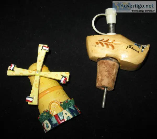 2 Holland Souvenirs &ndash Windmill Magnet Wood Clog Hand Painte