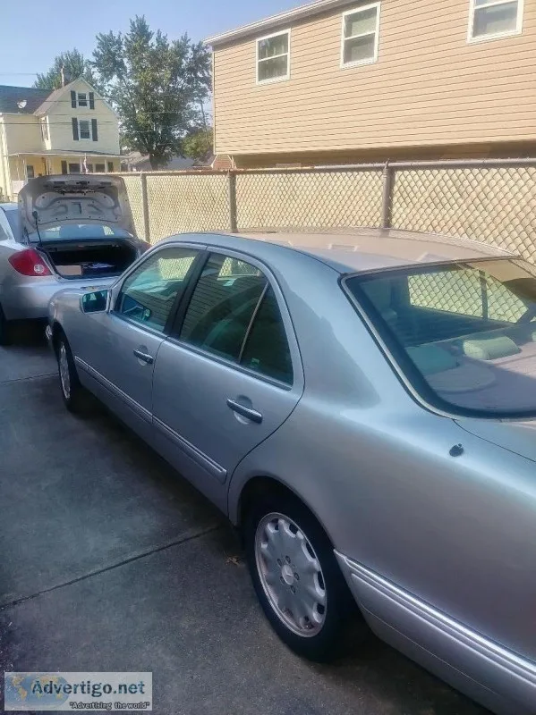 1996 Mercedes Benz E320
