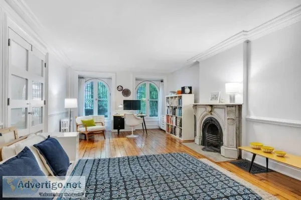 This home is a must see Townhouse In New York