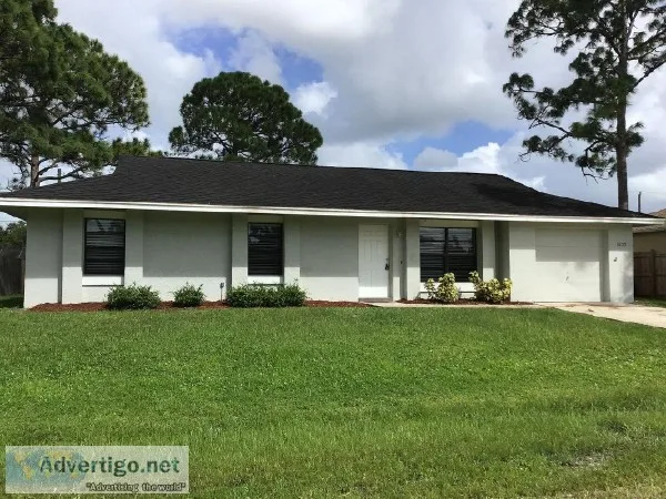 1037 Camden Ave NW Palm Bay
