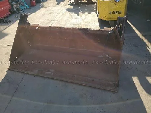BOBCAT SKID STEER 68 COMBO BUCKET