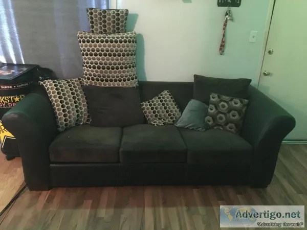 Looking for a short term roommate to occupy my living room