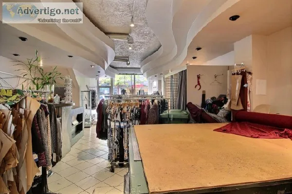 1256 sqft commercial space with nice window in &quotthe Village&