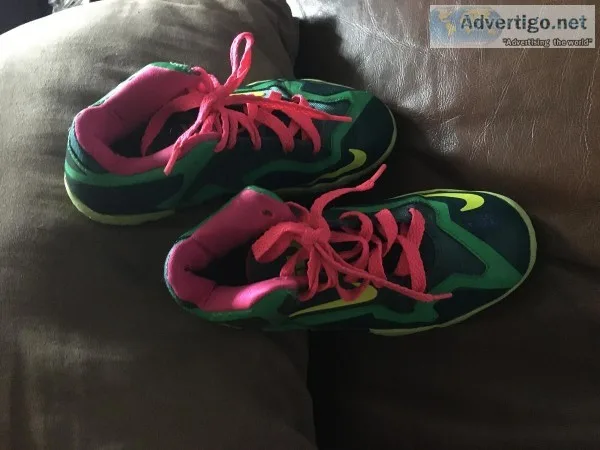 is shoes for toddler the sneakers trues size is (toddler (1 y)