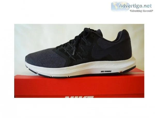 Nike Men s Swift Running Shoe Size 9