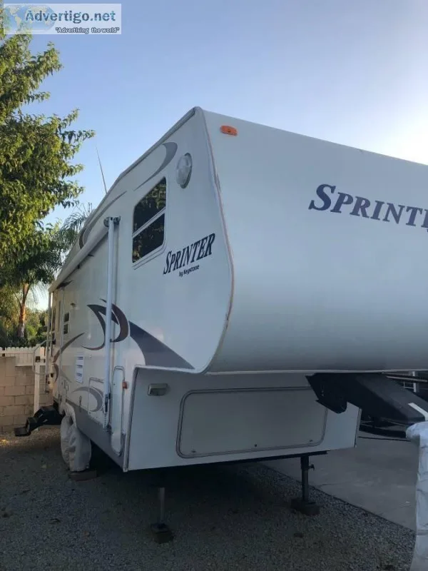 Good condition 2005 26 ft. Keystone Sprinter wslide